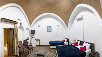 اتاق سه تخته هتل سنتی رویای قدیم یزد اتاق سه تخته هتل سنتی رویای قدیم یزد